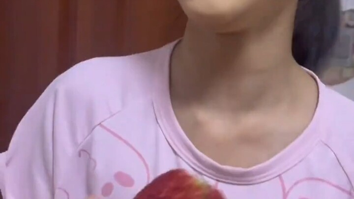 希望舅舅每天都约会失败，那样我每天都能有好吃的了 #人类幼崽的社交日常 #舅舅外甥女的日常 #骗你生女儿