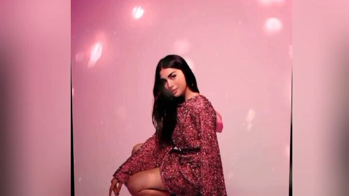 OZGE YAGIZ  #model PERFECT SMILE X. don't lie