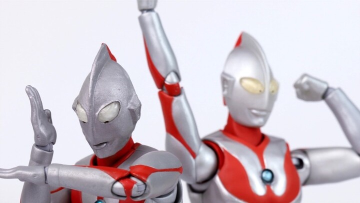 [Phòng keo] Ai đẹp trai hơn, mặt axit sunfuric hay mặt trái xoan? Bandai SHF Ultraman thế hệ đầu tiê