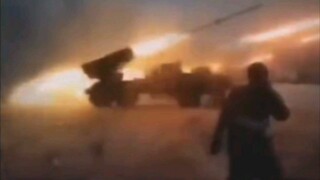 الولايات المتحدة تطلق المدافع مقابل روسيا تطلق المدافع