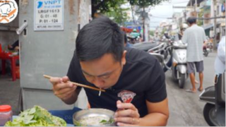 Quán Bún Mọc 60 Năm Bán Đắt Như Tôm Tươi Nhờ Món Chả Nóng Gia Truyền phần 4 #food