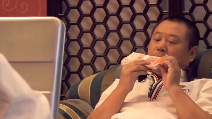 Dewa leluhur di atas, saya adik kecil menyampaikan penghormatan kepada Anda