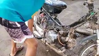 Bali njud  karun Ang kamot nay Mo krang sa motor bike😅😅😅😅