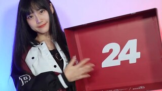 I also have the same racing car as the one we saw during China Week! Get out of the way when Alfa Ro