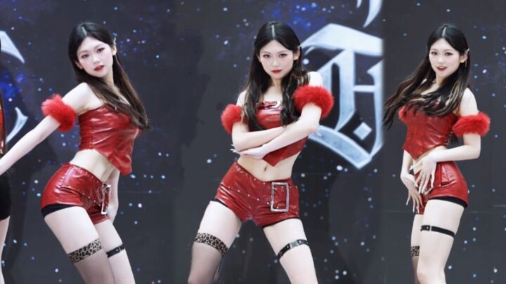 Blazing Fire Fox ❤️‍🔥 Arrogant Hip-Swaying Dance Abracadabra [YOLA]