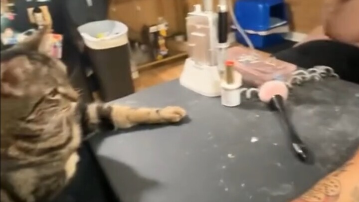 أعطني واحدة أيضًا