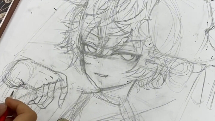 นักเรียนชั้น ป.4 ในคลาสวาดภาพกำลังร่างภาพคร่าวๆ