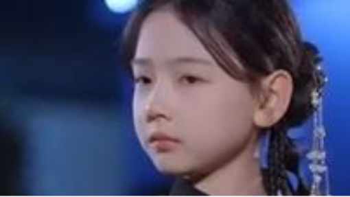 สาวบ้านนอกถูกตระกูลเศรษฐีรังแก ทุกคนไม่คิดว่าเธอคือบรรพบุรุษ