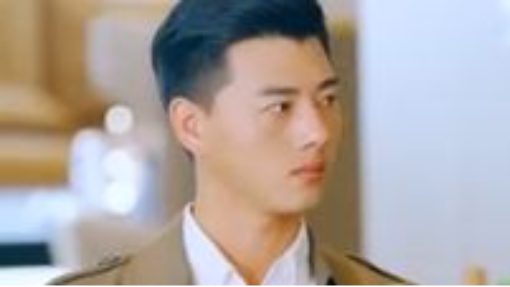 เทพนักรบออกไปดื่มลืมทุกข์ แต่ถูกแก๊งเด็กอันธพาลหาเรื่อง สุดท้ายพาทั้งแก๊งเข้าโรง