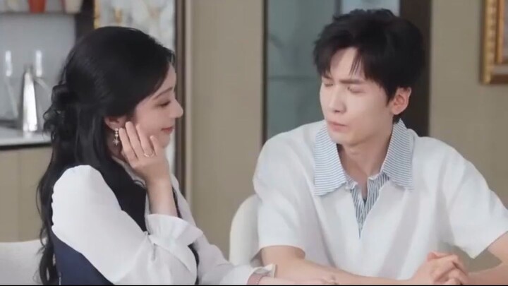 Xuyên Vào Tiểu Thuyết "Nhà Trọ", Nam Chính Đại Lão Cày Cuốc Nuôi Tôi