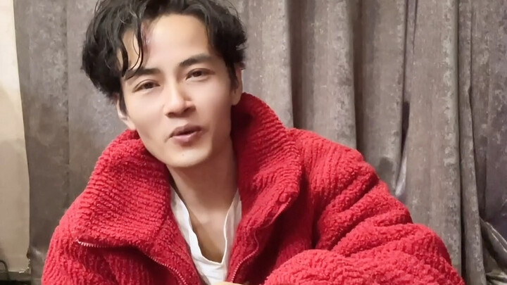 เพลงที่เขียนตอนเด็ก กล้วยใหญ่ กลายเป็นไวรัลเพราะชาวเน็ตนำมาดัดแปลง ตอนนี้ใช้ AI แต่งเพลงมาเขียนใหม่ใ