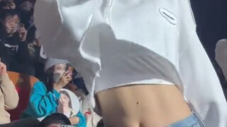 金采源在你面前跳舞！不能我只有一个人看...