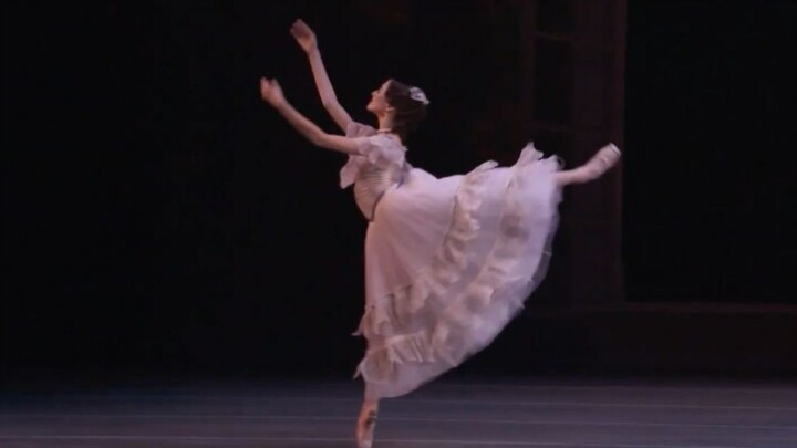 Vở ballet "Linh hồn của hoa hồng" trích từ Nhà hát Mariinsky
