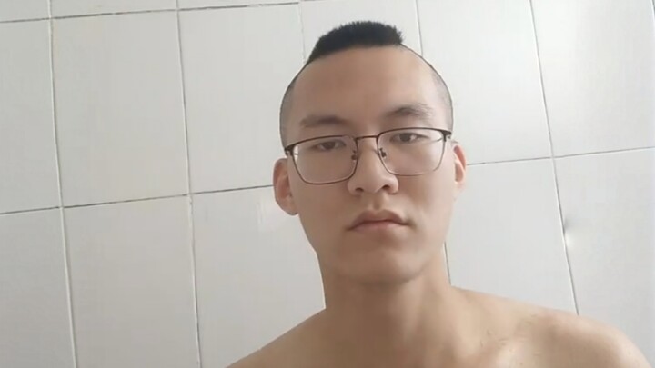 Rekam potongan rambut yang aku lakukan pada diriku sendiri (file tambahan)