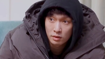 Zhang Yixing bilang kalau girl grup kalah, lebih baik jangan debut. Benar-benar keras bukan hanya pa