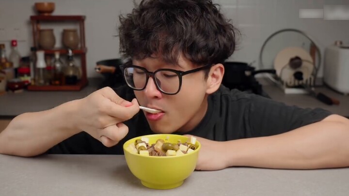 Apakah mangkuk daging sapi keju ala Italia di Crayon Shin-chan enak?