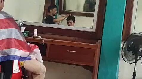 monyet pangkas di barbershop #fyp #monyethutan #senyumdia