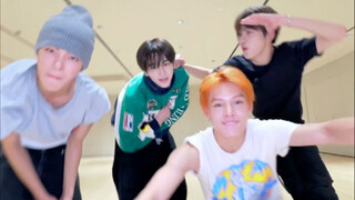 Senior TWS Shin Wei dan senior Han Zhixun bersama. Apa yang kamu inginkan? Sangat tampan? Stasiun ma
