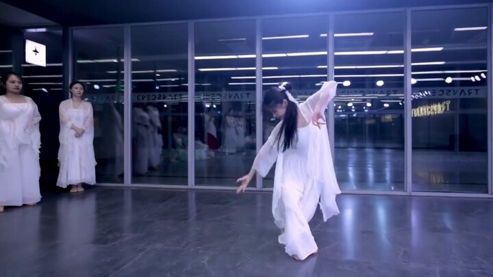 [National Day Training Camp] The poignant and gentle "Spring Courtyard Snow" Chinese style choreogra