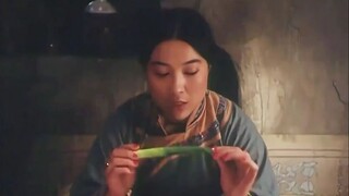男人为了两块大洋，拱手将貌美妻子让给土匪，国产高分老电影