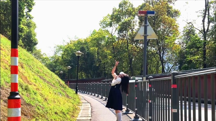 [小彽]Thằng nhóc nổi tiếng nhất lớp đã giết người sau cổng trường/クラスで人気のあの子はschool舎の里で人をkillした