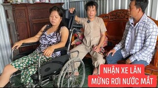 Dù hoàn cảnh khó khăn không tiền cho vợ nhập viện nhưng anh chồng chỉ xin chiếc xe lăn