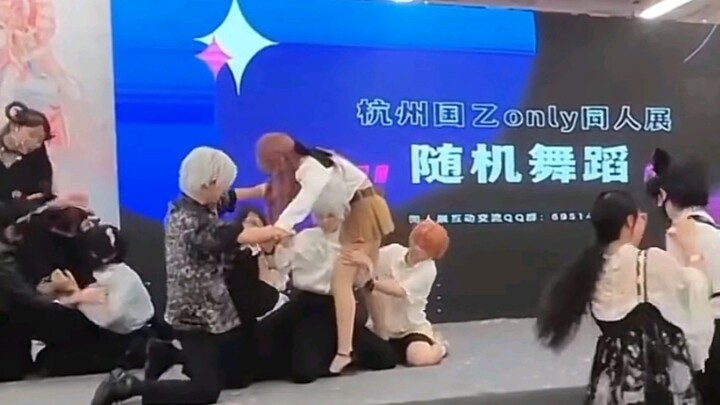 点我就看齐总监如何为爱一挑三