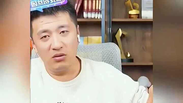 จางเสวี่ยเฟิงตอบในไลฟ์สดถึงความปรารถนาสูงสุดในชาติหน้าหลังจากที่เขาเสียชีวิตแล้ว