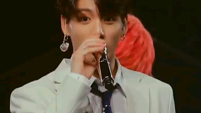 Best fancam of jungkook #boywithluv 🐰💜