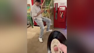 Ewwwww thốn cực. Thề!!! justforfun kyuctrongtoi funnyvideos cliphàihước fun funny troll hàivl hai