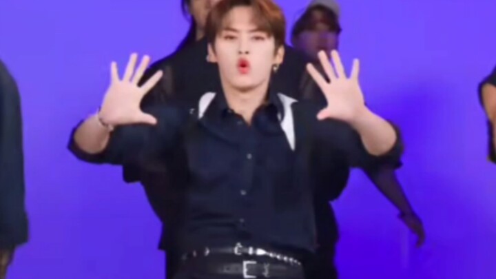 Tentang reaksi teman saya saat melihat Lei Zhenzi yang menawan