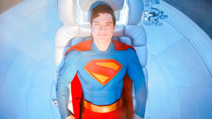 It’s the same shot of Superman basking in the sun, but it feels completely different!