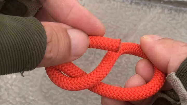 A basic knot for beginners - Figure 8 knot #knotshort