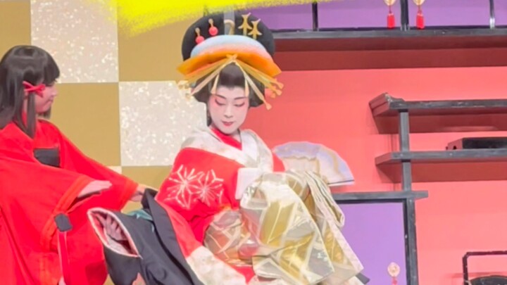 Geisha Jepang Berbicara dalam Bahasa Kanton