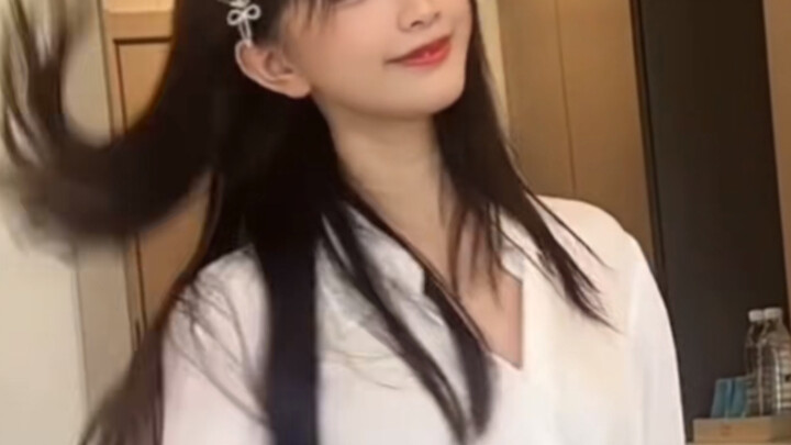 Tan ca rồi! Chỉ cần con mèo nhỏ này lắc thật đã!