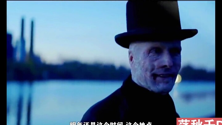 كان ينتظر عيد الهالوين ليلبس زي شبح، فقط ليصبح إنساناً عادياً ليوم واحد.