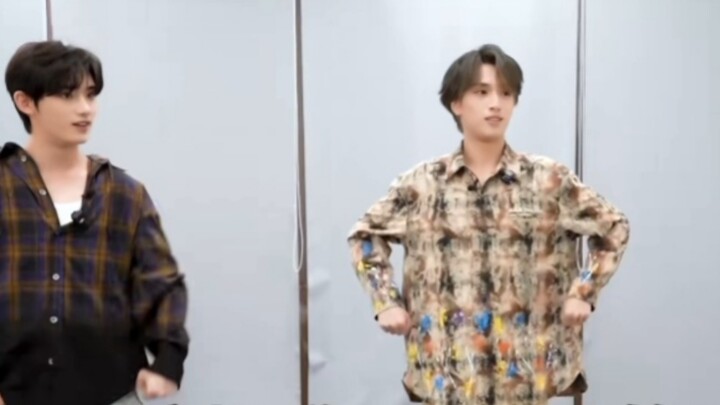 The childhood sweethearts pack together to grab the bamboo shoots~