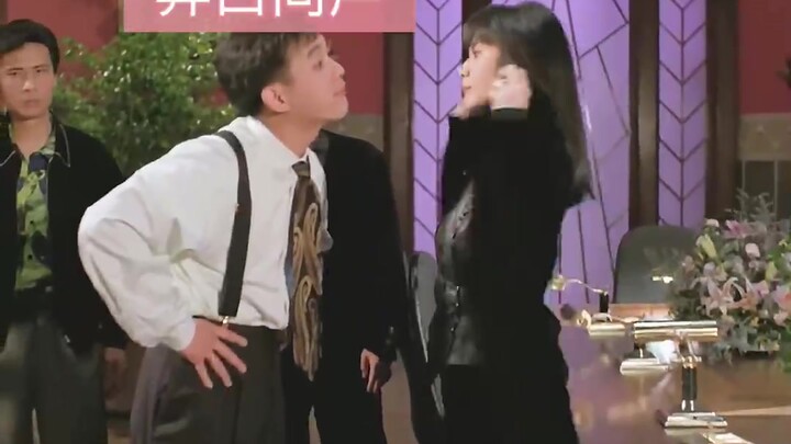 (3) Hua Zai, yang memiliki kapasitas mental seperti anak berusia 10 tahun, secara tak terduga telah 