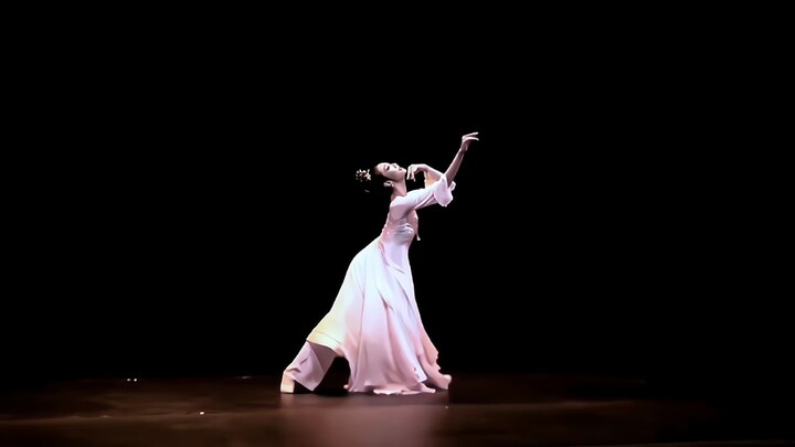 Đừng để tình yêu tương tư cạnh tranh với hoa để sinh trưởng, vì mỗi inch tình yêu tương tư là một in