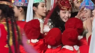 Child: Sister, you are so beautiful (look up) (starry eyes), when I become a child, I will also be c