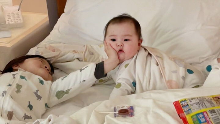 Your face is too heavy; let me help hold it up—actually, I can't resist giving it a little pinch!