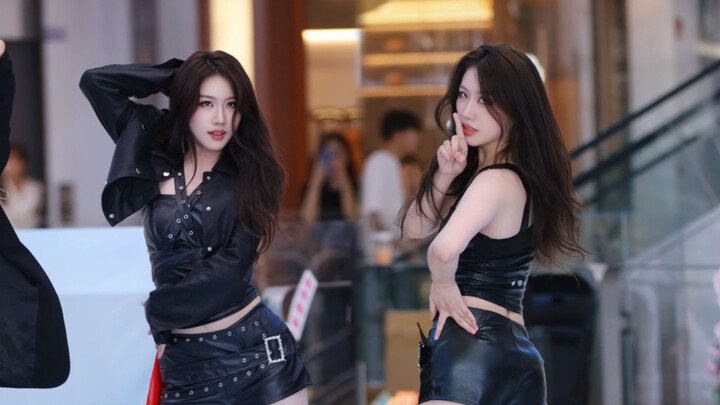 ไม่แปลกใจเลยที่เป็นเพลงฮิตแดนซ์สุดมัน…ทั้งถอดเสื้อโค้ททั้งโยนผ้าเช็ดหน้า