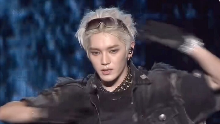 Sân khấu kinh điển K-pop “Zoo”: Ánh mắt Lee Tae-yong đã mất đi tia sáng!