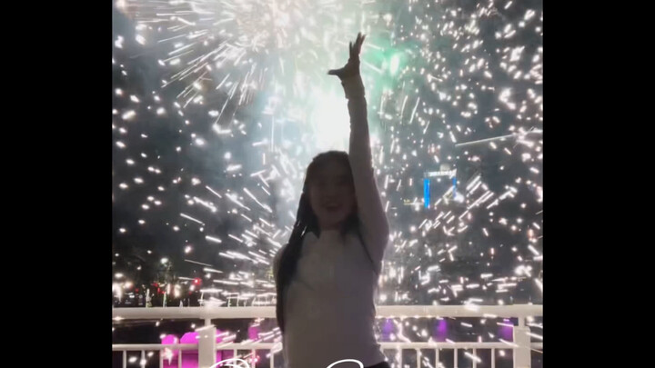 烟花最配合的一次！！完美结尾的ONE SPARK🎆