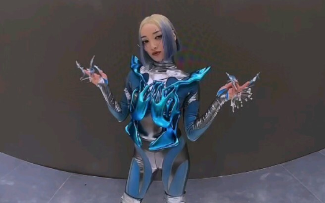 与女性帝国的女王一起旋轉 230710 XG Rolling with the Queen of the female empire