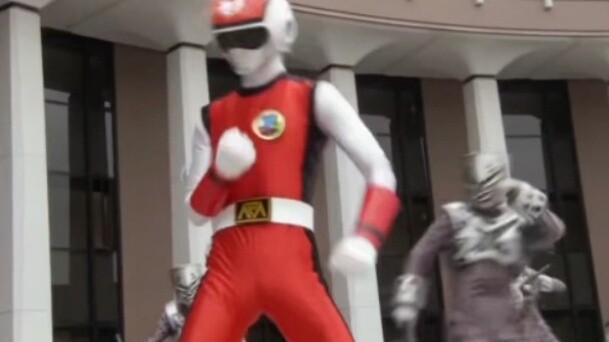 Flashman của One Piece so với Flashman gốc