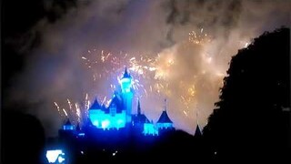 HONG KONG DISNEYLAND FIREWORKS SHOW | Angel Openiano