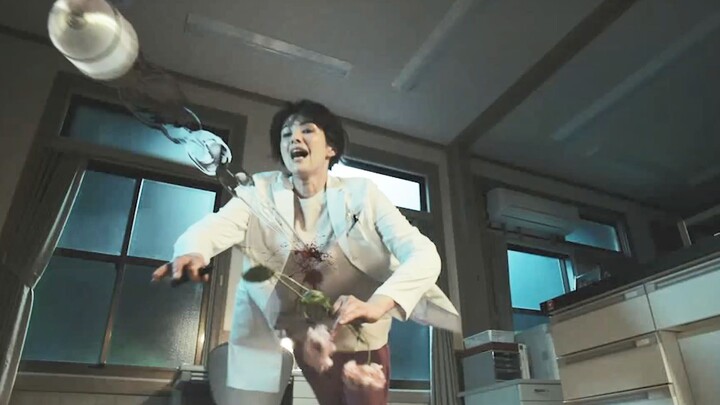 Umur seorang perempuan tinggal 15 detik, tapi tiba-tiba waktu berhenti—bisakah dia menyelamatkan dir