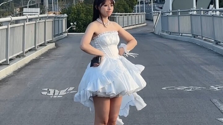 Tôi đã hẹn một cô gái để chụp ảnh, nhưng tôi cố tình làm cô ấy chậm trễ trong một thời gian dài (゜- 