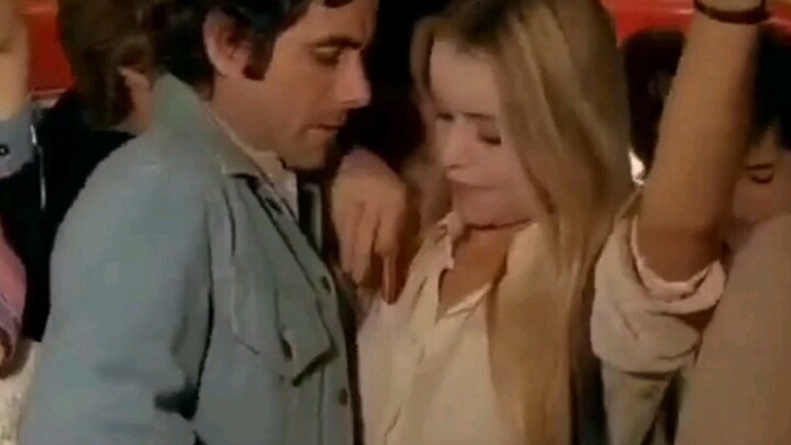 It's really possible to get pregnant by squeezing the bus like this! !